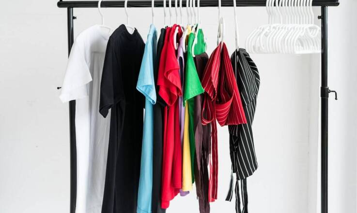 Dlaczego warto wybierać koszulki z linii ck shirt na zawody i maratony? Wpływ na wyniki sportowe