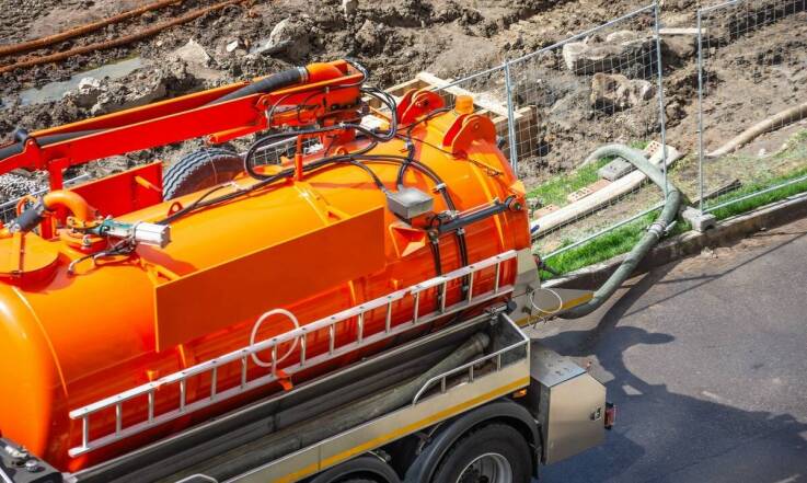 Jak wybrać odpowiednią szambiarkę dla firmy?