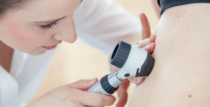Jakie usługi oferuje dermatolog w Tychach?