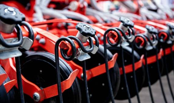 Dlaczego warto wybierać oryginalne części do ciągników w sklepie rolniczym Wilamowice?