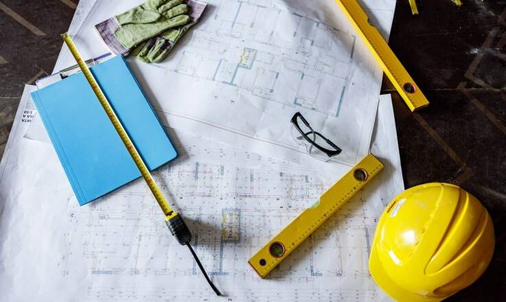 Ekspertyzy kominowe w kontekście zmieniających się norm budowlanych: co musisz wiedzieć?