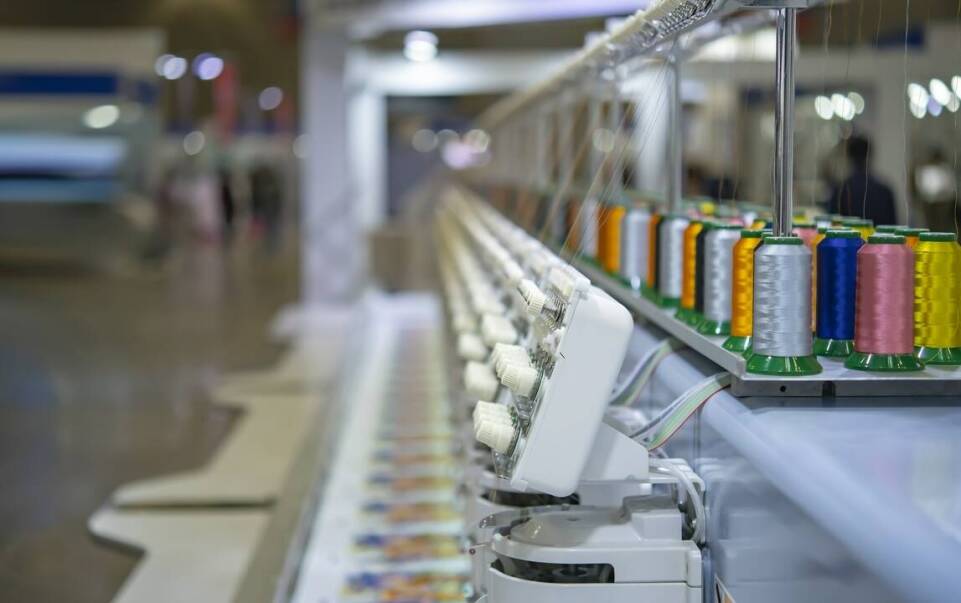 W jaki sposób cyfrowe drukowanie wzorów na dzianinach zmienia branżę tekstylną?