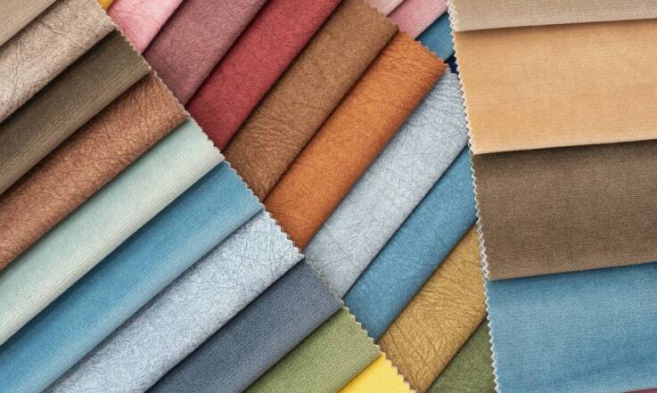 Jakie tkaniny bluzkowe wybrać na różne okazje?