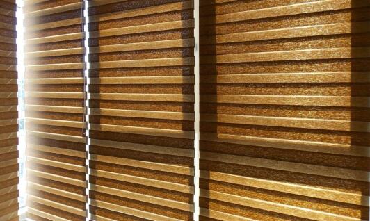 Rolety SCREEN – innowacyjne rozwiązanie do ochrony przed słońcem i zachowaniem widoku