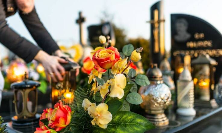 Jak zakład pogrzebowy pomaga w załatwieniu formalności związanych z ceremonią?