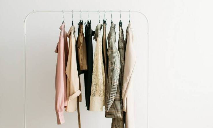 Jakie materiały są najlepsze na wiosenny płaszcz damski?