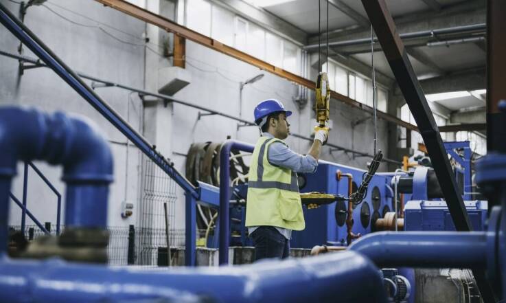 Jakie są najczęstsze przyczyny zatorów w kanalizacji i jak je usunąć?