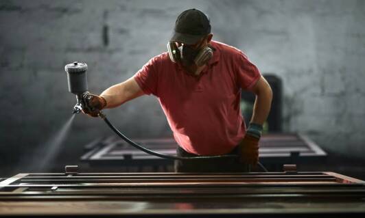 Jakie są etapy malowania konstrukcji stalowych w Chojnicach?