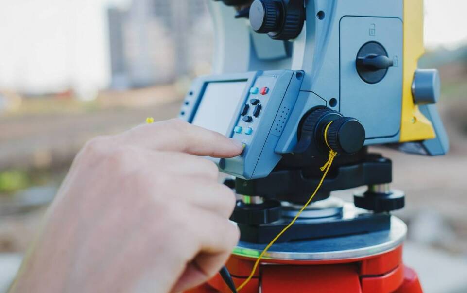 Jak skanowanie laserowe 3D wspiera proces tworzenia ortofotomap dla projektów budowlanych?