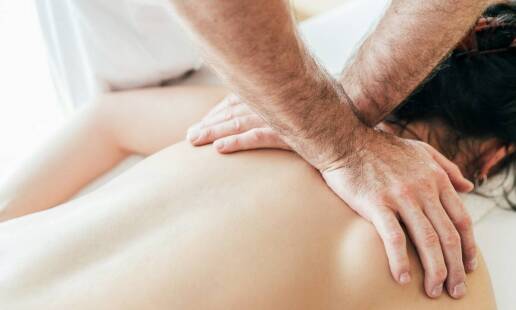 Jak przyspieszyć leczenie postrzału lumbago za pomocą terapii manualnej?