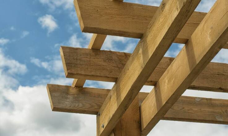 Pergole tarasowe jako inwestycja w wartość nieruchomości - co powinieneś wiedzieć?