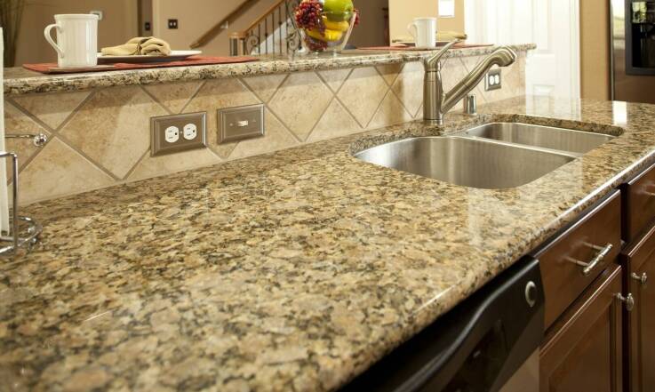 Ile kosztuje blat z granitu? Poznaj czynniki wpływające na cenę