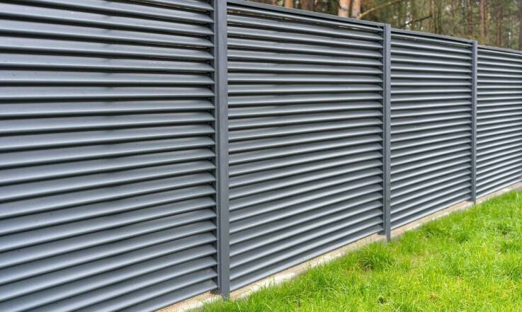 Ogrodzenia panelowe a bezpieczeństwo – jak chronią Twoją posesję?