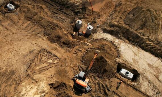 Roboty ziemne a infrastruktura drogowa – jak przebiegają prace?