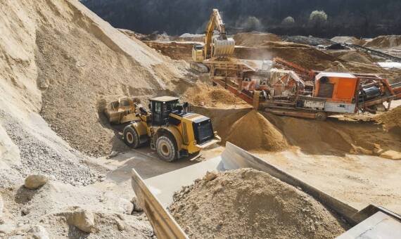 Dlaczego regularny wywóz gruzu jest kluczowy dla utrzymania porządku na placu budowy?