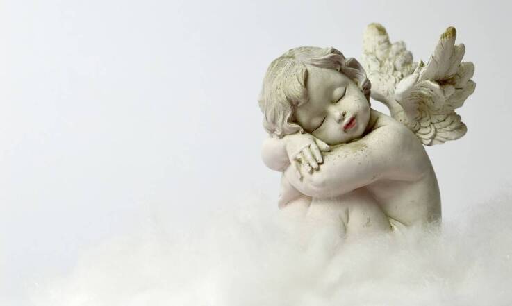 Jakie są zalety posiadania aniołów ceramicznych ręcznie robionych w domu?