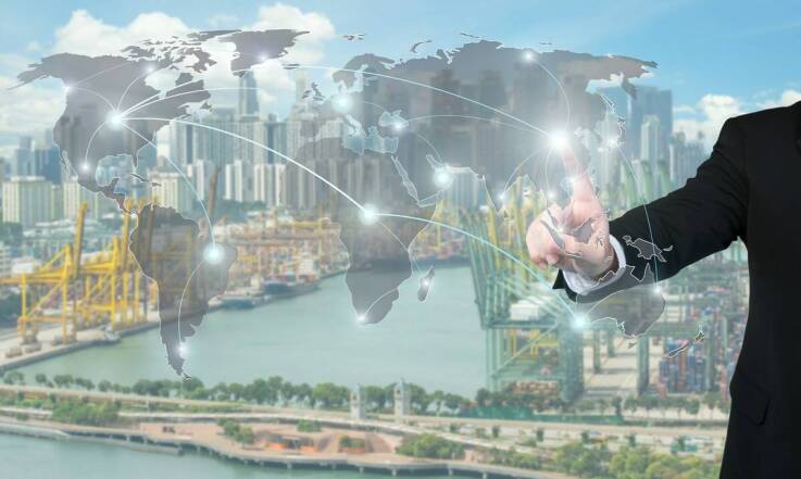 Jakie są kluczowe czynniki wpływające na czas dostawy w spedycji międzynarodowej?