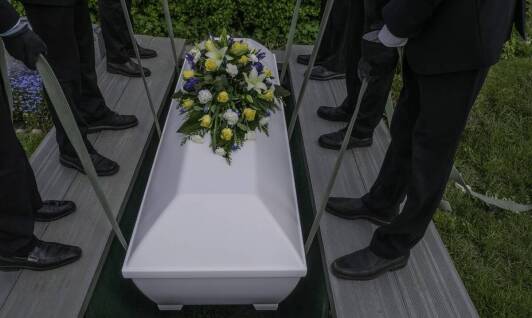 Jak wygląda obsługa pogrzebów o charakterze świeckim?