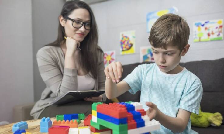 Czym jest terapia skoncentrowana na rozwiązaniach i jak działa w pracy z dziećmi?