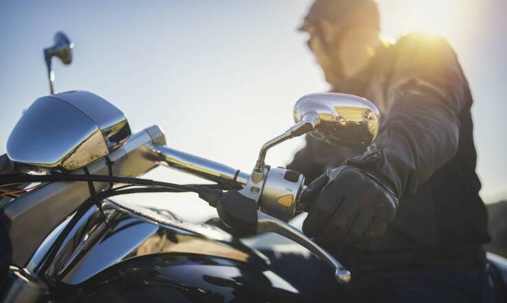 Akcesoria motocyklowe, które warto mieć na każdej wyprawie - przegląd oferty sklepu