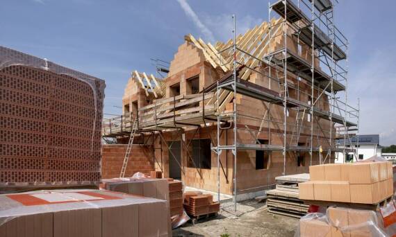 Jakie formalności są niezbędne przed rozpoczęciem budowy szeregówek?