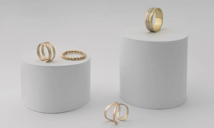 Jakie kamienie szlachetne najlepiej komponują się z karatowym złotem?