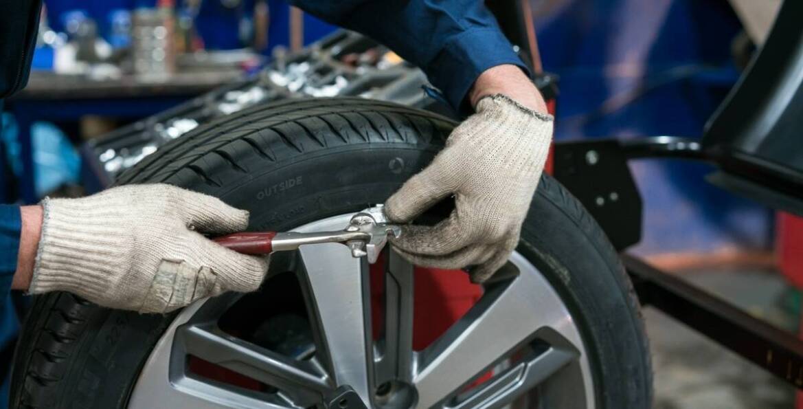 Jakie pytania warto zadać mechanikowi przed wymianą opon?