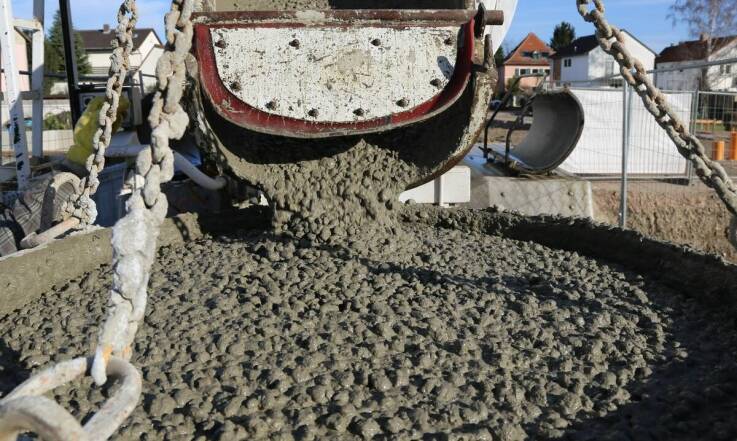 Beton w budownictwie komercyjnym – dlaczego warto postawić na betoniarnię Dębica?