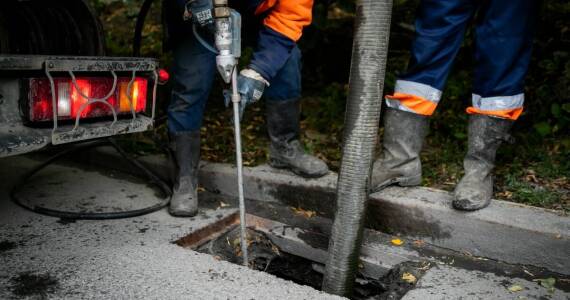 Jakie usługi oferuje pogotowie kanalizacyjne w sytuacjach awaryjnych?