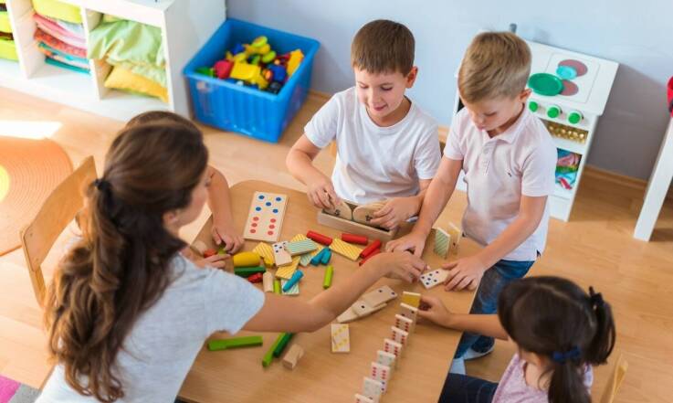 Rola kadry pedagogicznej w żłobku niepublicznym – jakie mają kwalifikacje?
