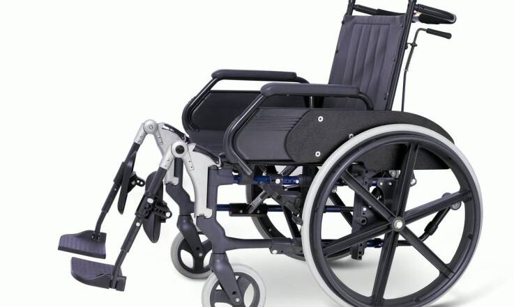 Na co zwrócić uwagę przy zakupie lekkiego wózka inwalidzkiego​?