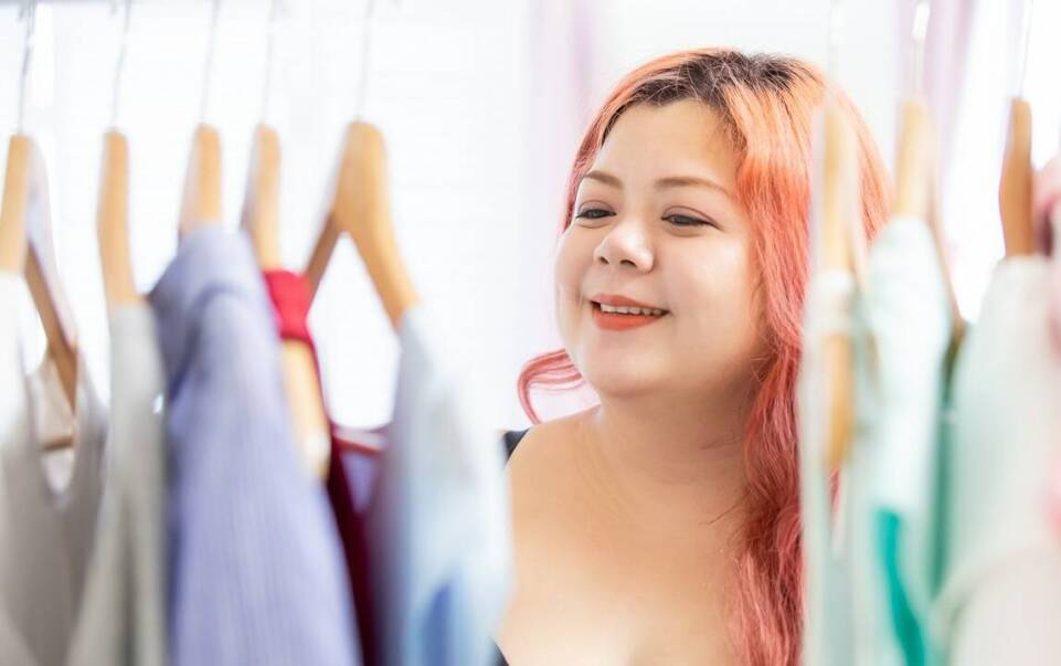 Jak dostosować ofertę sukienek do zmieniających się potrzeb klientek?