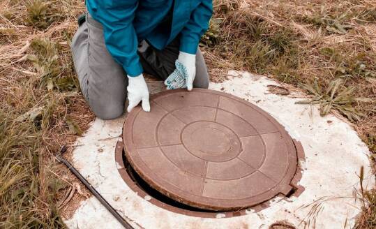 Jakie usługi oferuje firma zajmująca się naprawą szamb w Środzie Śląskiej?