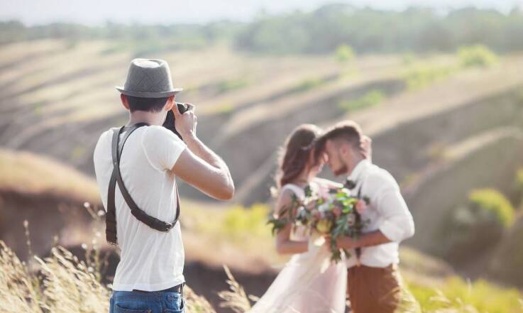 Jakie pytania zadać fotografowi przed sesją narzeczeńską?