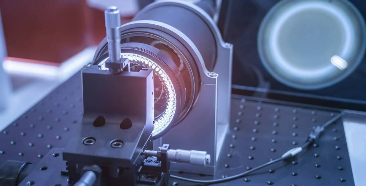Jakie innowacje technologiczne wspierają proces osiowania laserowego w branży jachtowej?