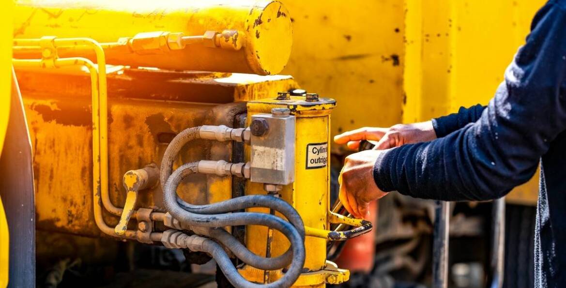 Dlaczego warto mieć numer do serwisu ciężarówek zawsze pod ręką?