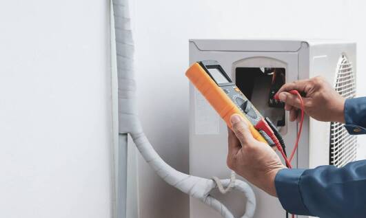 Jakie są różnice w przeglądach klimatyzacji dla różnych typów systemów?