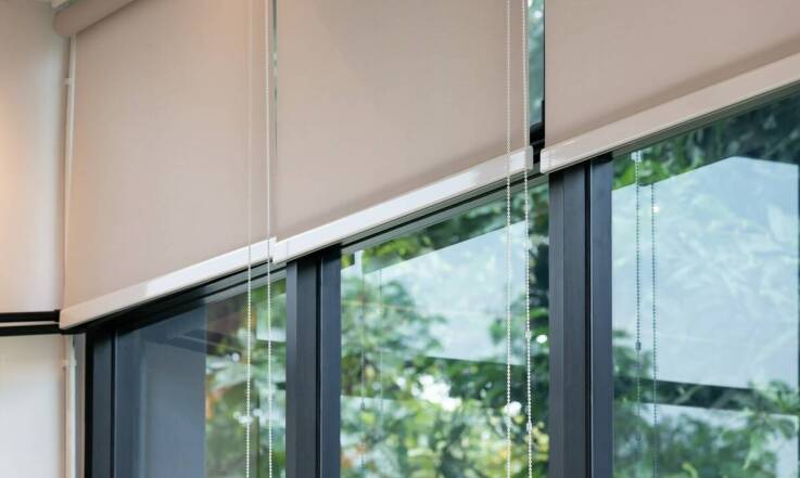 Montaż rolet dachowych – krok po kroku, co warto wiedzieć przed zakupem?