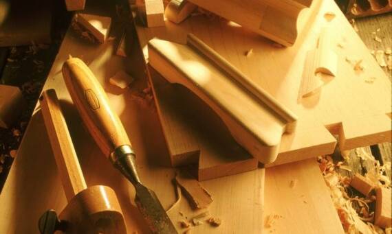 Dlaczego warto zainwestować w profesjonalne cięcie płyt laminowanych?