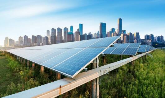 Przykłady innowacyjnych rozwiązań w projektowaniu hal stalowych dla przemysłu