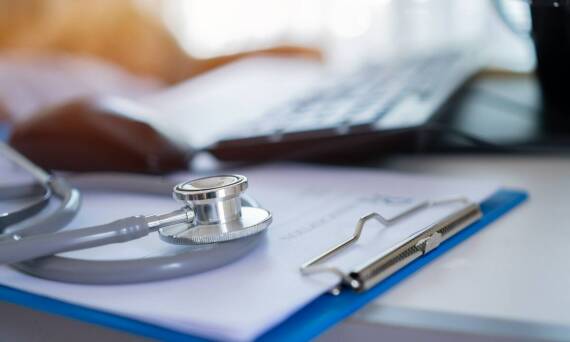 Jak wybrać odpowiednie ubezpieczenie zdrowotne dla siebie i rodziny?