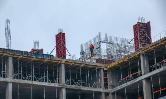 Rola specjalistów w realizacji skomplikowanych konstrukcji żelbetowych