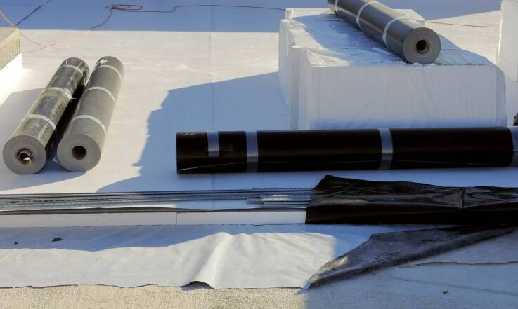 Jakich błędów trzeba unikać przy wykonywaniu odwodnienia dachów?