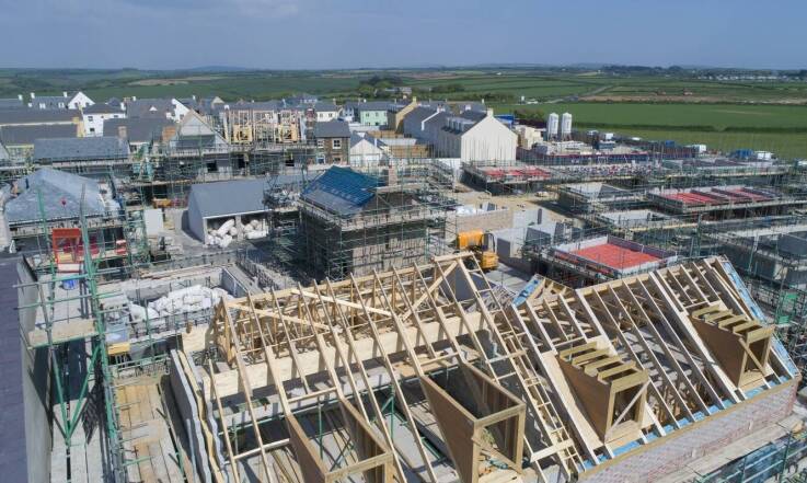 Budowa dachu: jakie są kluczowe etapy realizacji projektu?