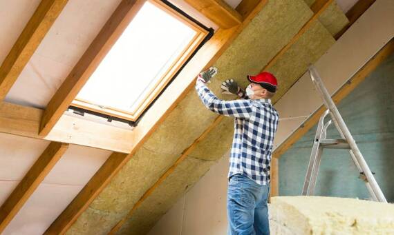 Jak ocieplenie poddasza wpływa na oszczędności energetyczne?