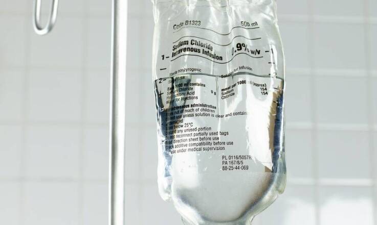 Jak kroplówki nawadniające wspierają proces detoksykacji organizmu po alkoholu?