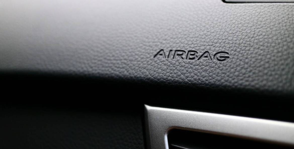 Jakie elementy systemu SRS są związane z airbagiem?