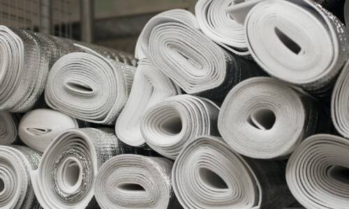 Styropian na elewacje – jak dostosować go do krzywych ścian budynku?