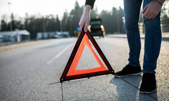 Jak szybko uzyskać pomoc drogową w Sochaczewie?