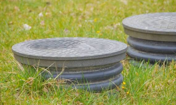 Przydomowe oczyszczalnie ścieków: jakie są najczęstsze błędy podczas montażu?